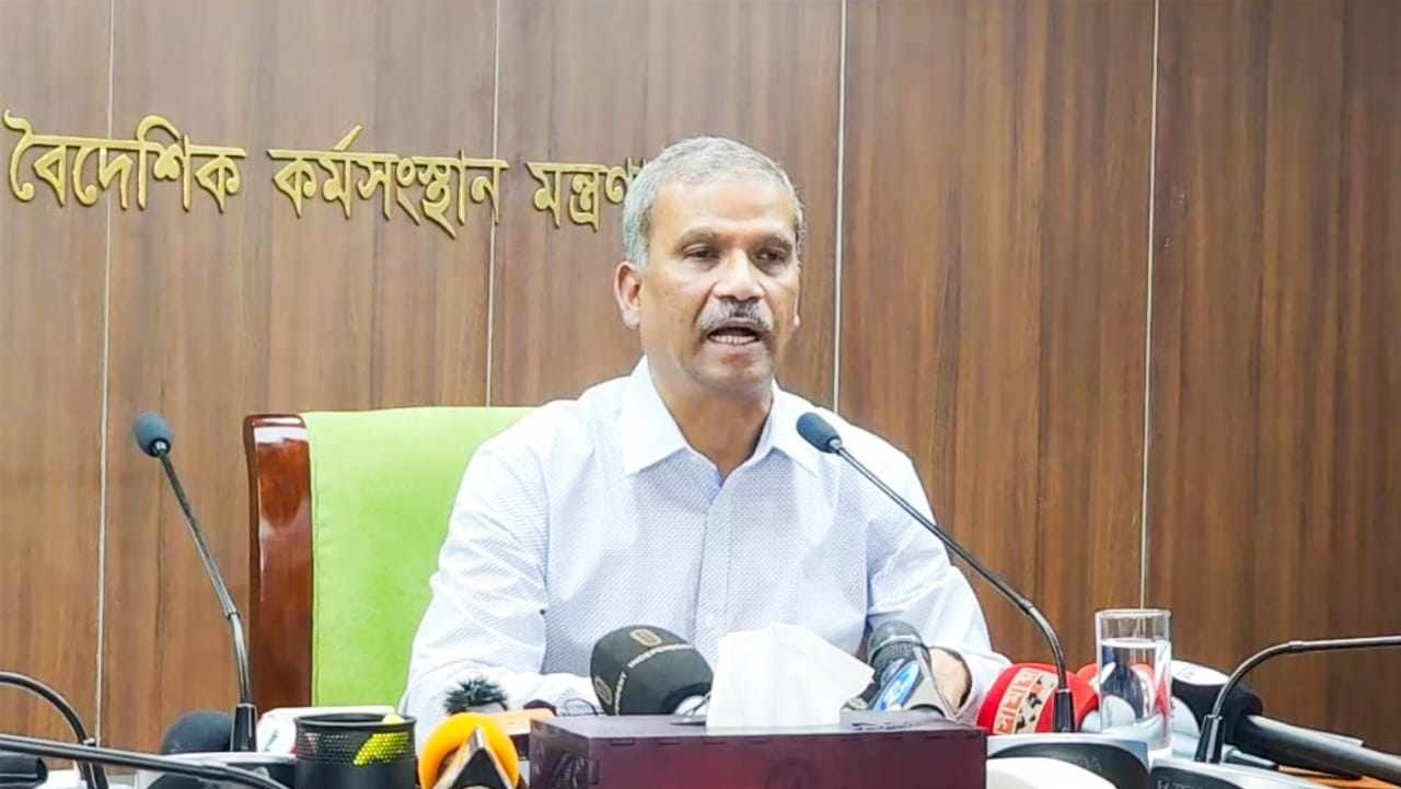 বিএনপি তত্ত্বাবধায়ক সরকার চায়নি, নিরপেক্ষ ভূমিকা চেয়েছে: আইন উপদেষ্টা 