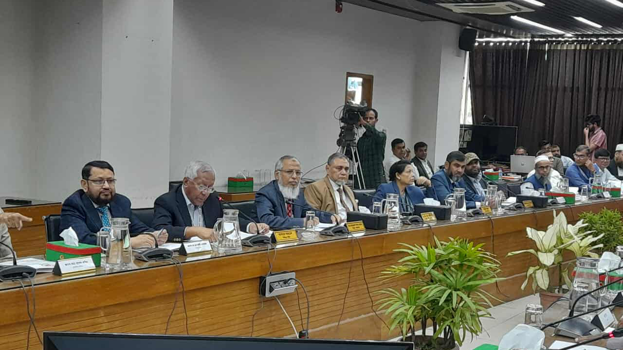 সুষ্ঠু ও অংশগ্রহণমূলক ভোট করতে দলগুলোর সহযোগিতা চাইলেন সিইসি