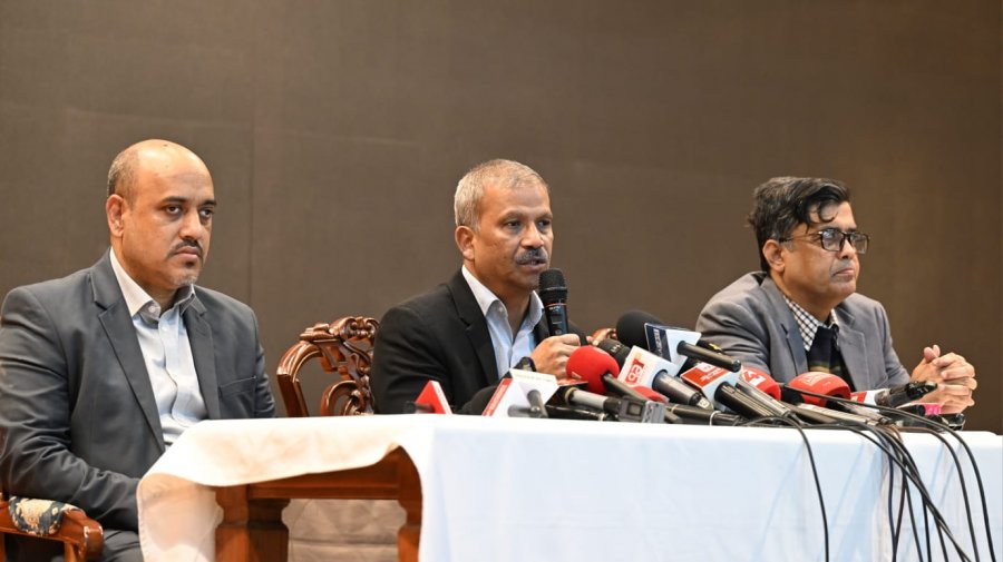 ‘হ্যাঁ’ বা ‘না’, উভয় পক্ষেই কথা বলার অধিকার সবার আছে: আসিফ নজরুল   