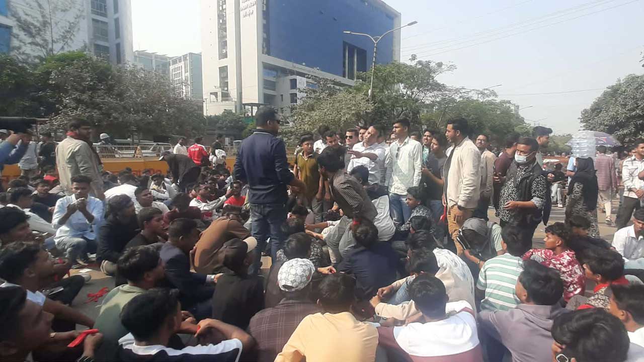 নির্বাচন কমিশন কার্যালয়ের সামনে রাত পর্যন্ত অবস্থানের ঘোষণা ছাত্রদলের