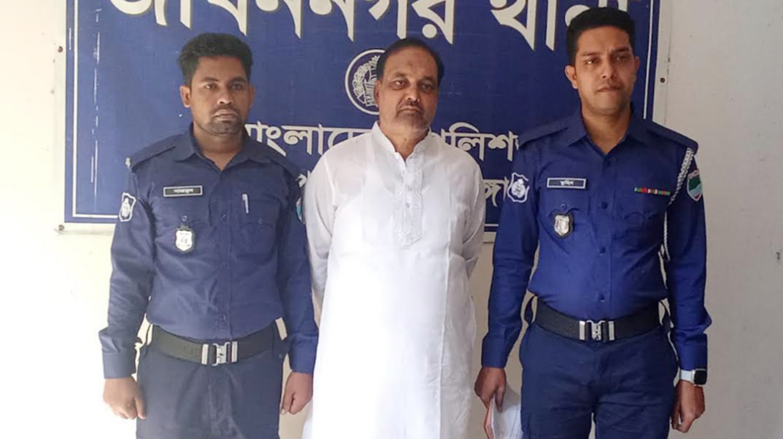 জীবননগরের সাবেক মেয়র গ্রেফতার 