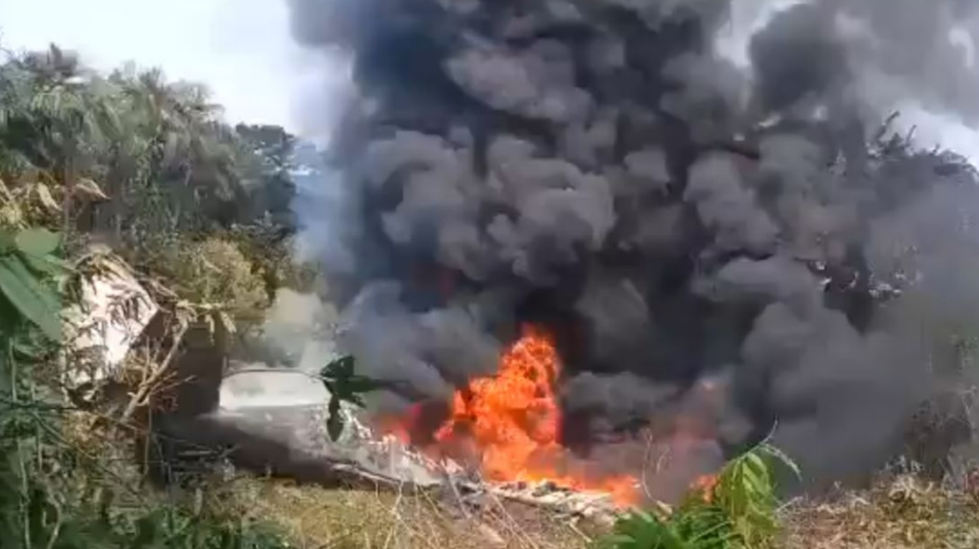 শতাধিক সেনা নিয়ে কলম্বিয়ার সামরিক বিমান বিধ্বস্ত, বহু হতাহতের শঙ্কা